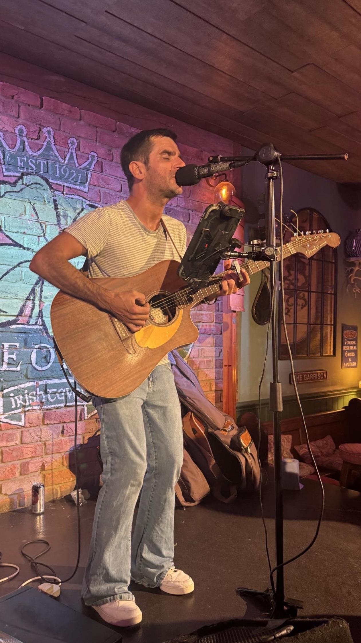 LIVE SINGER CHRISTOPHE AVORIAZ