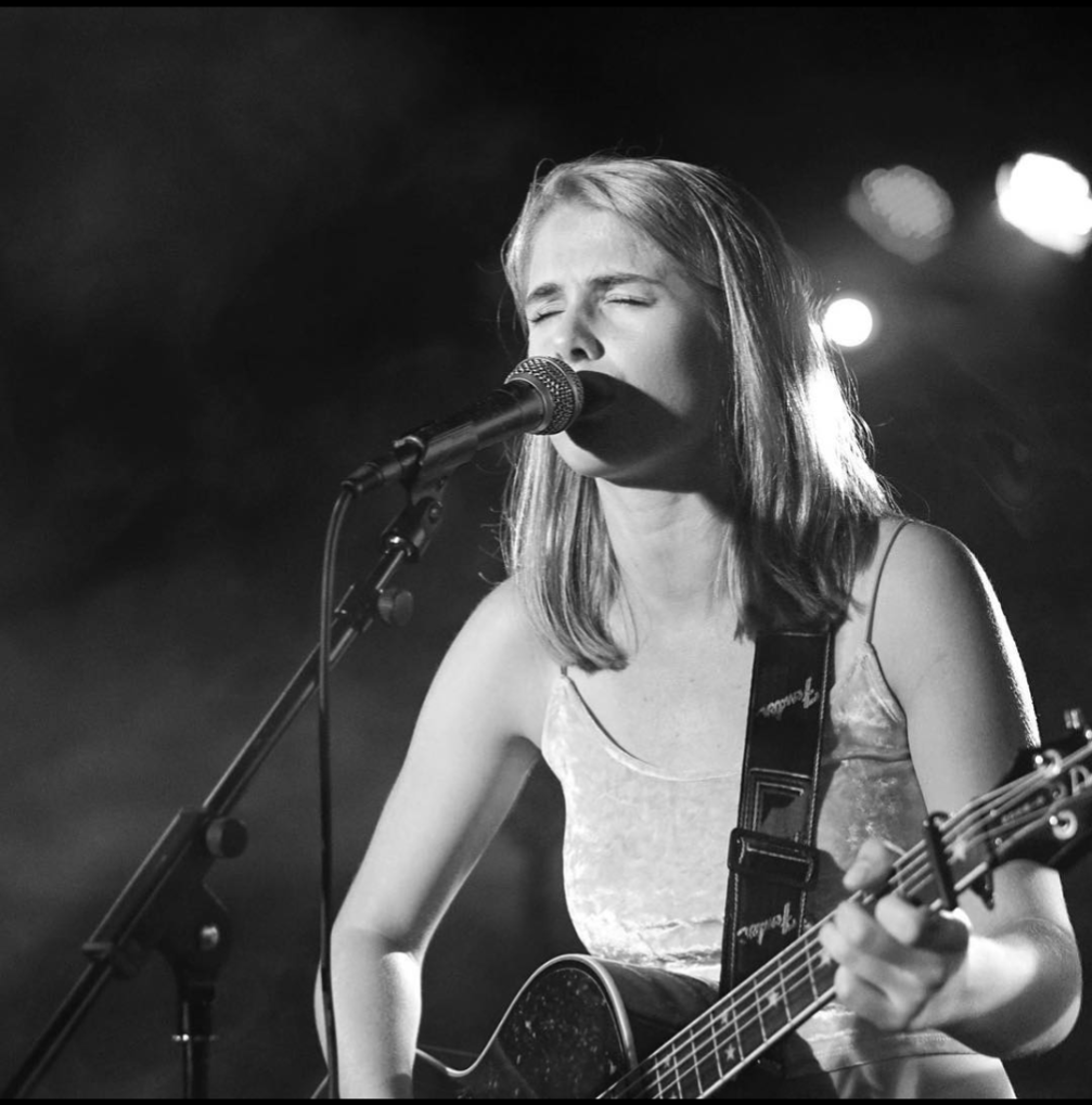 Live singer