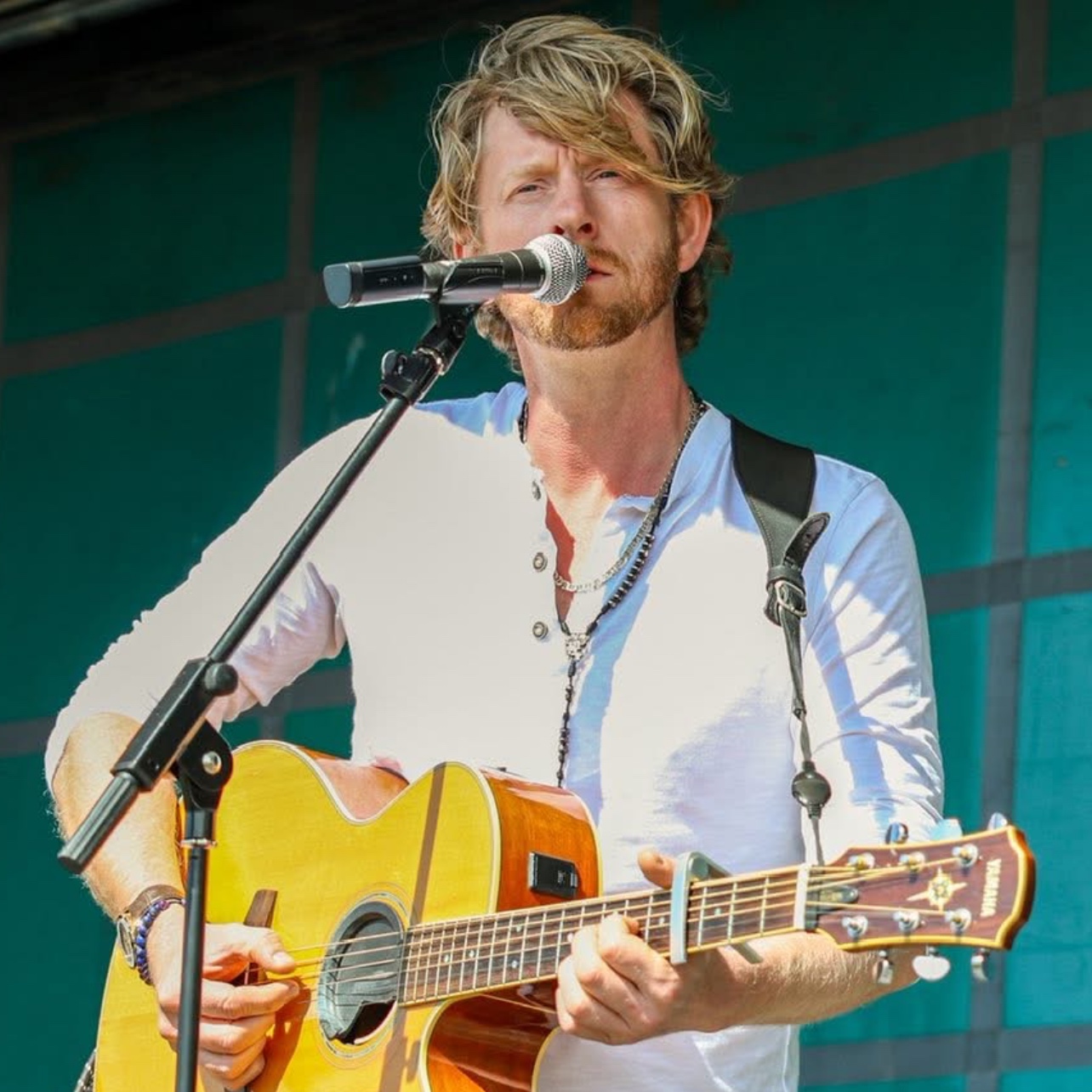 LIVE SINGER DANIEL IVERSON
