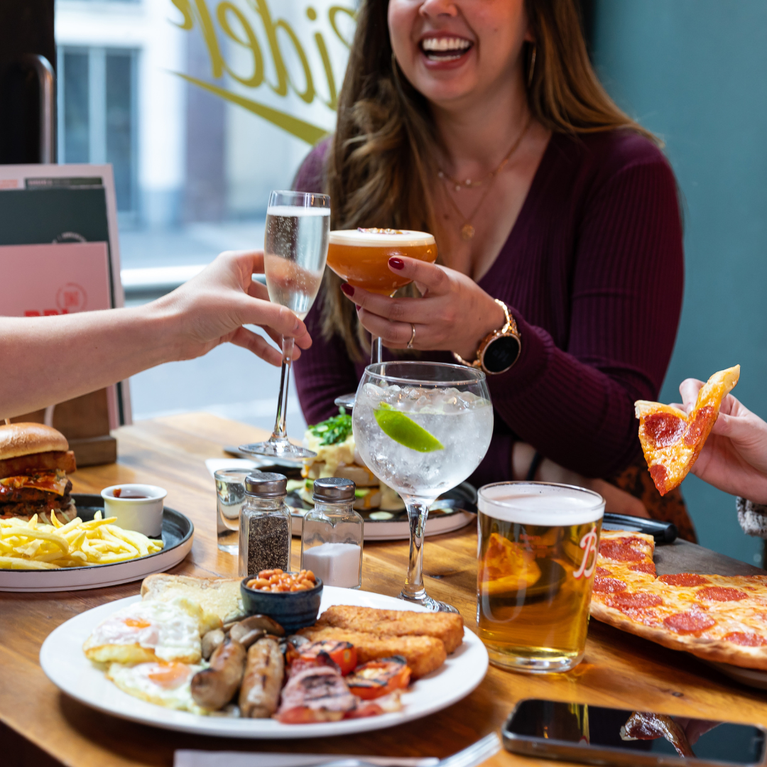 Festive bottomless brunch | Selection of delicious dishes and cocktails