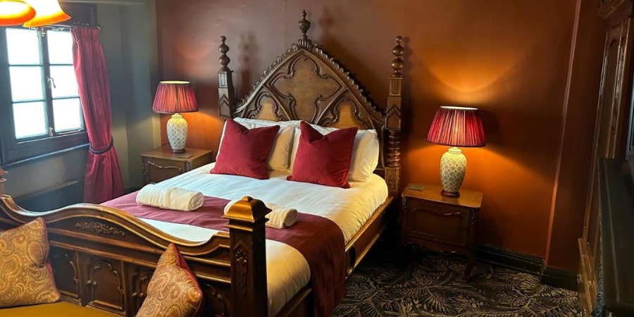 Double bedroom at Golden Fleece York