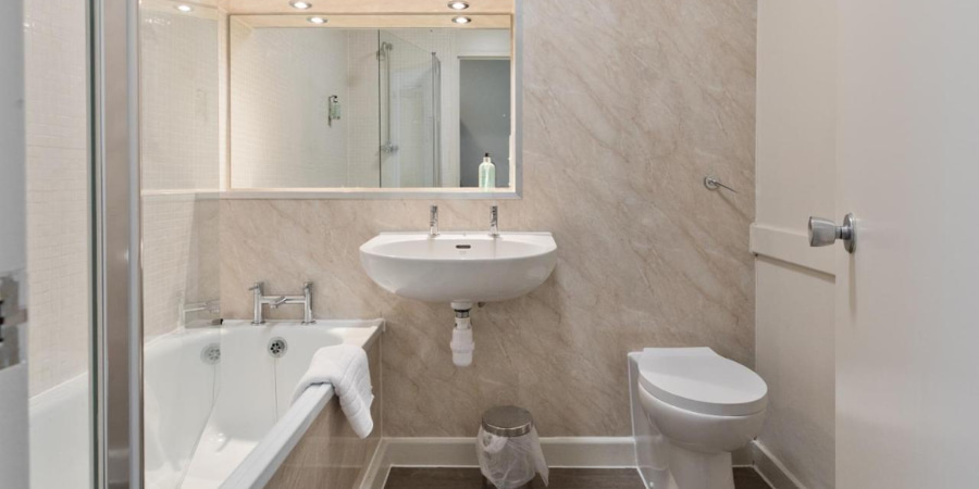 En-Suite Bathroom at Bluebell Hotel Middlesbrough