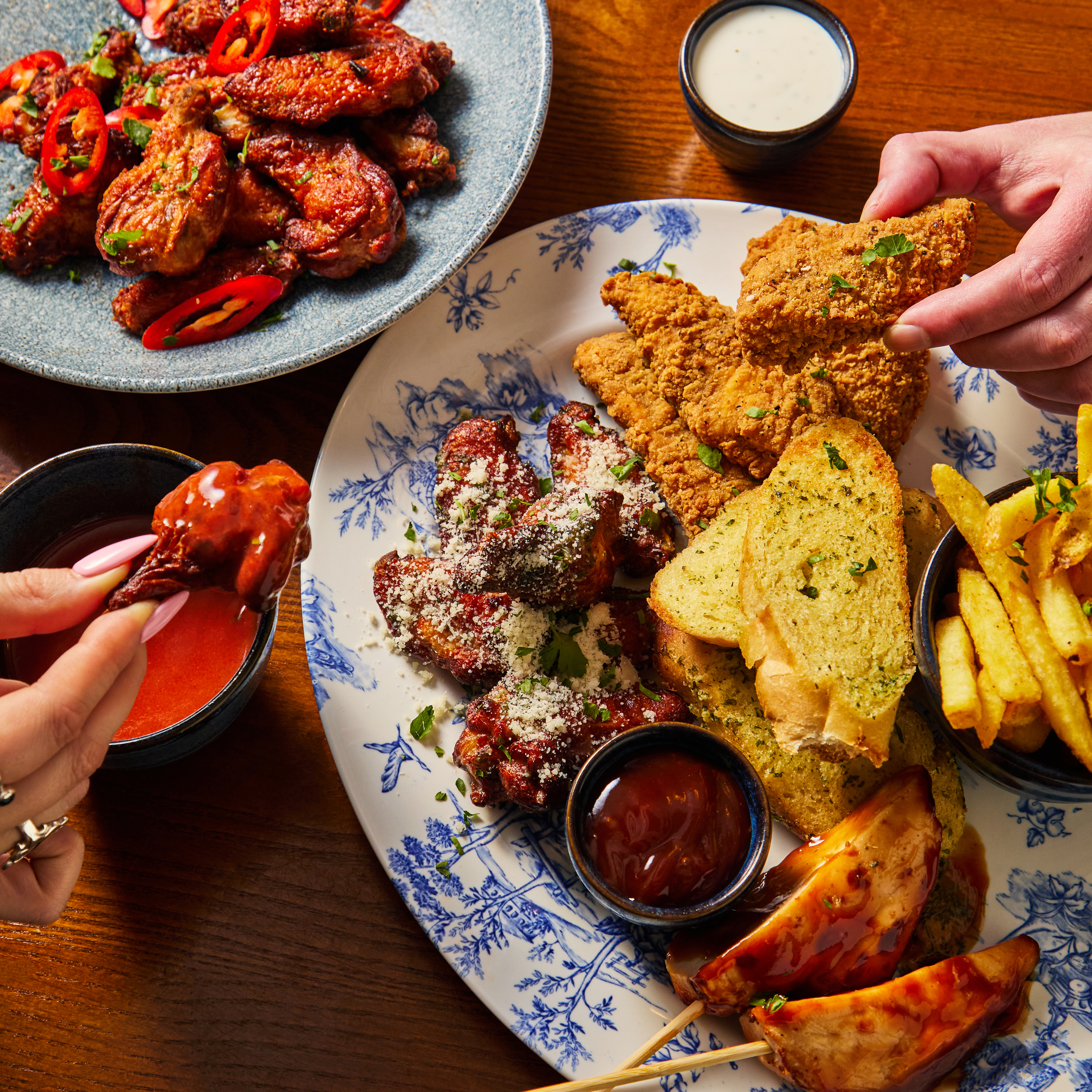 Mains and drinks at North End Tavern Worcester Park