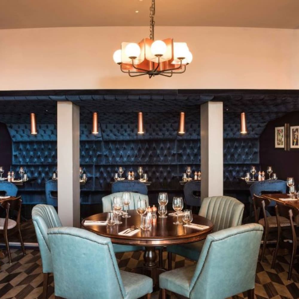 Private Hire in Canary Wharf, London | Rocket - Bar