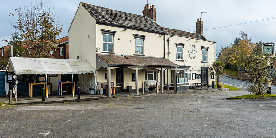 Outer shot of the Black Horse