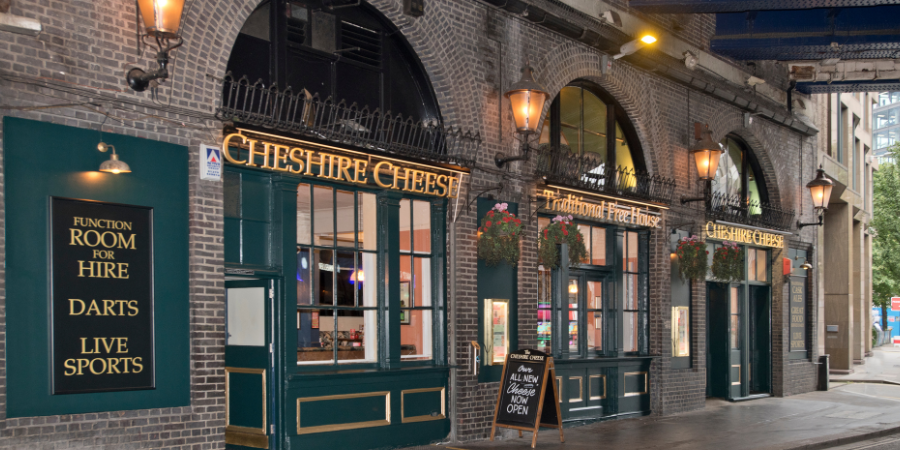 Exterior of Cheshire Cheese London