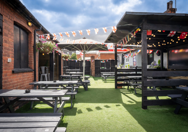 Beer Garden at Golden Lion Bexleyheath