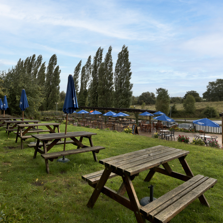 Beer Garden at The Leopard Bishop's Tachbrook Beer Garden at The Leopard Bishop's Tachbrook