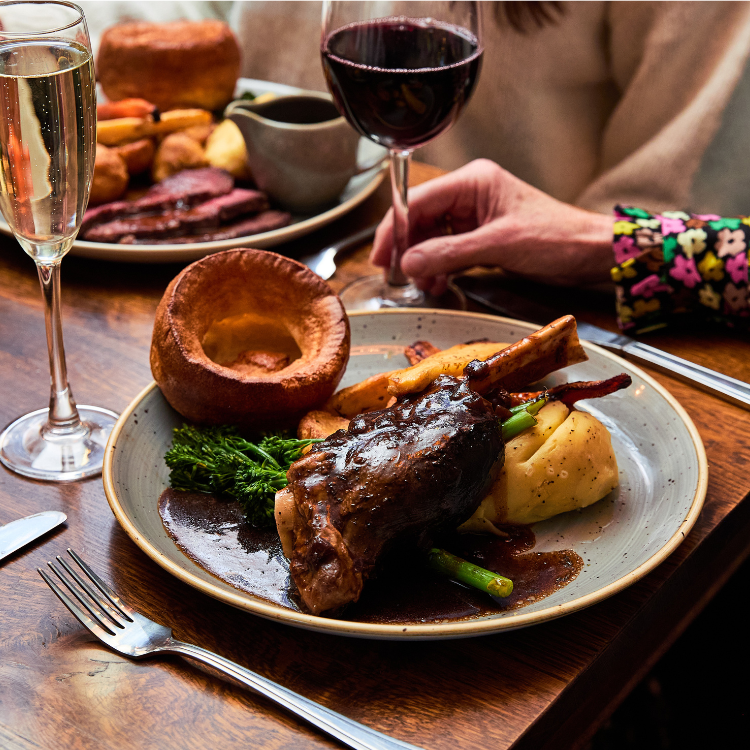 Roast Dinner | Heritage Pubs