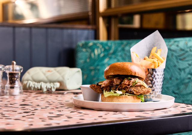 ITALIAN-STYLE CHICKEN BURGER