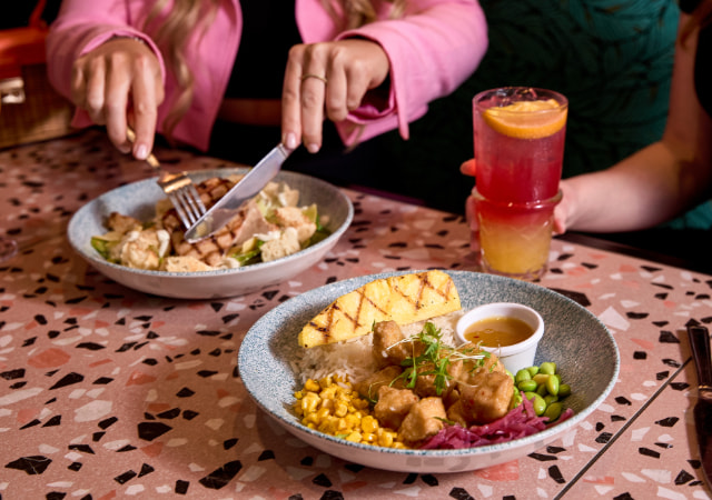 HAWAIIAN RICE BOWL (VG) & CAESAR SALAD BOWL WITH GRILLED CHICKEN BREAST