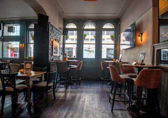 The English Lounge | Best Pubs in Manchester